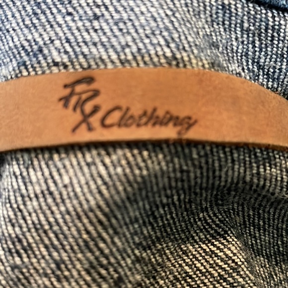 FRX Clothing Women’s Jean Jacket Size Medium Blue Fitted waist Made in USA - Picture 11 of 13